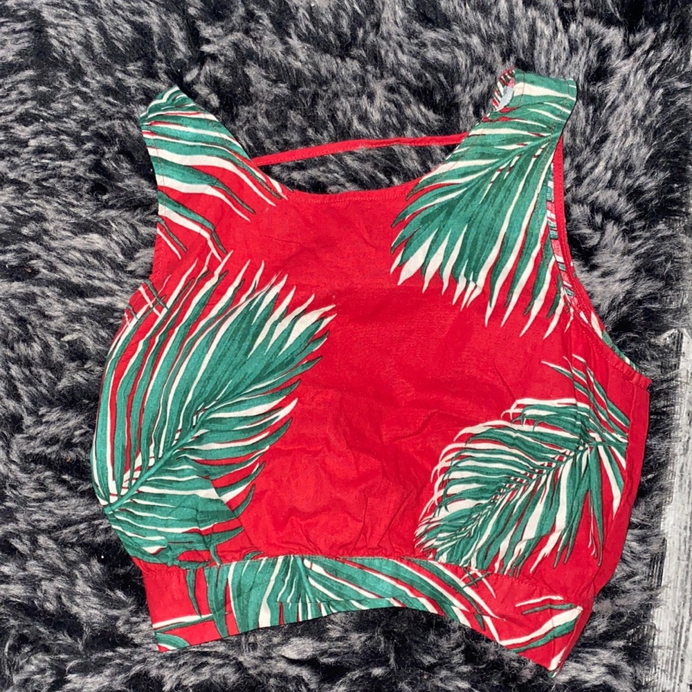 WORN ONCE. Cropped open back light weight tank.